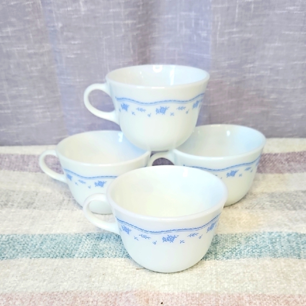 PYREX Floral Teacup Set